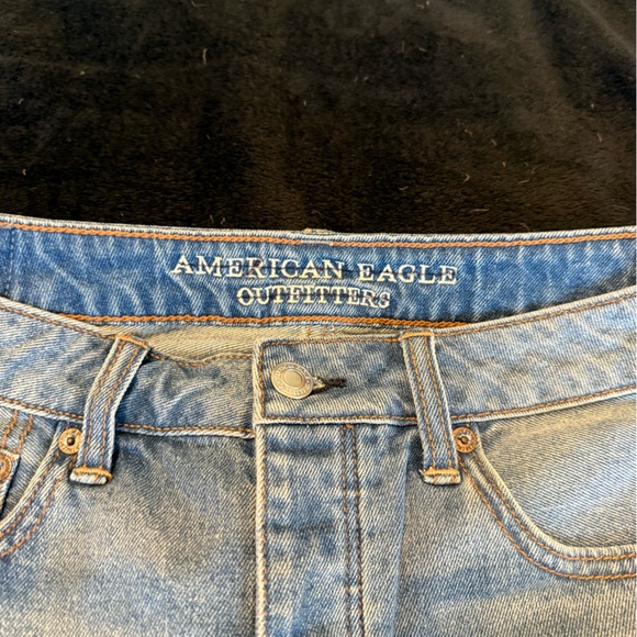 American Eagle Embroidered Denim Skirt with Floral Design. - Picture 3 of 4